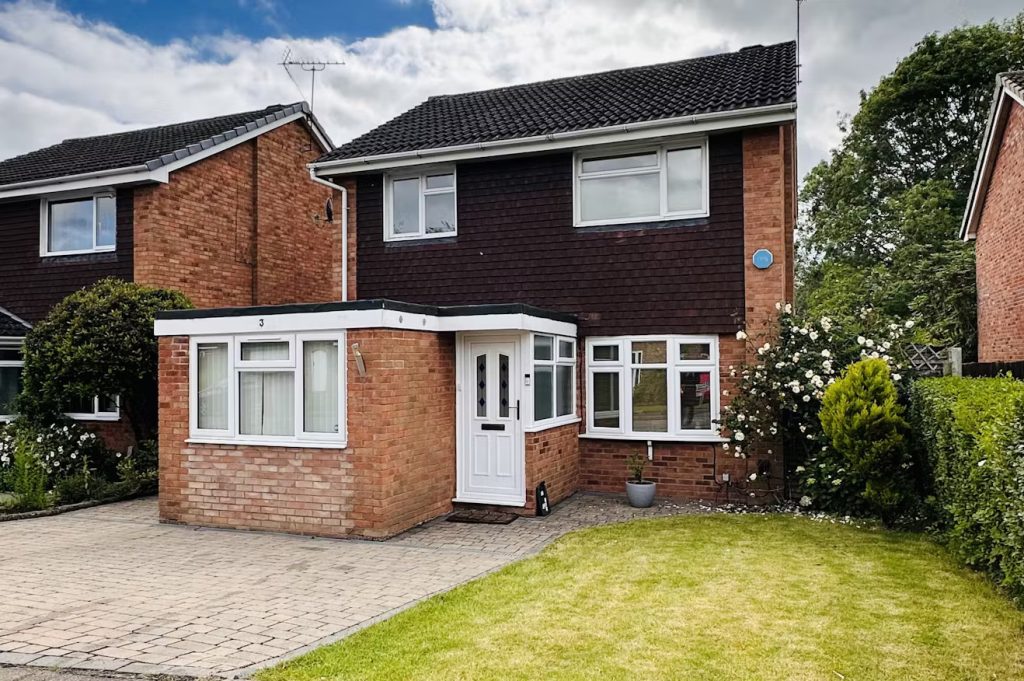 Dennett Close Warwick CV34 5HF