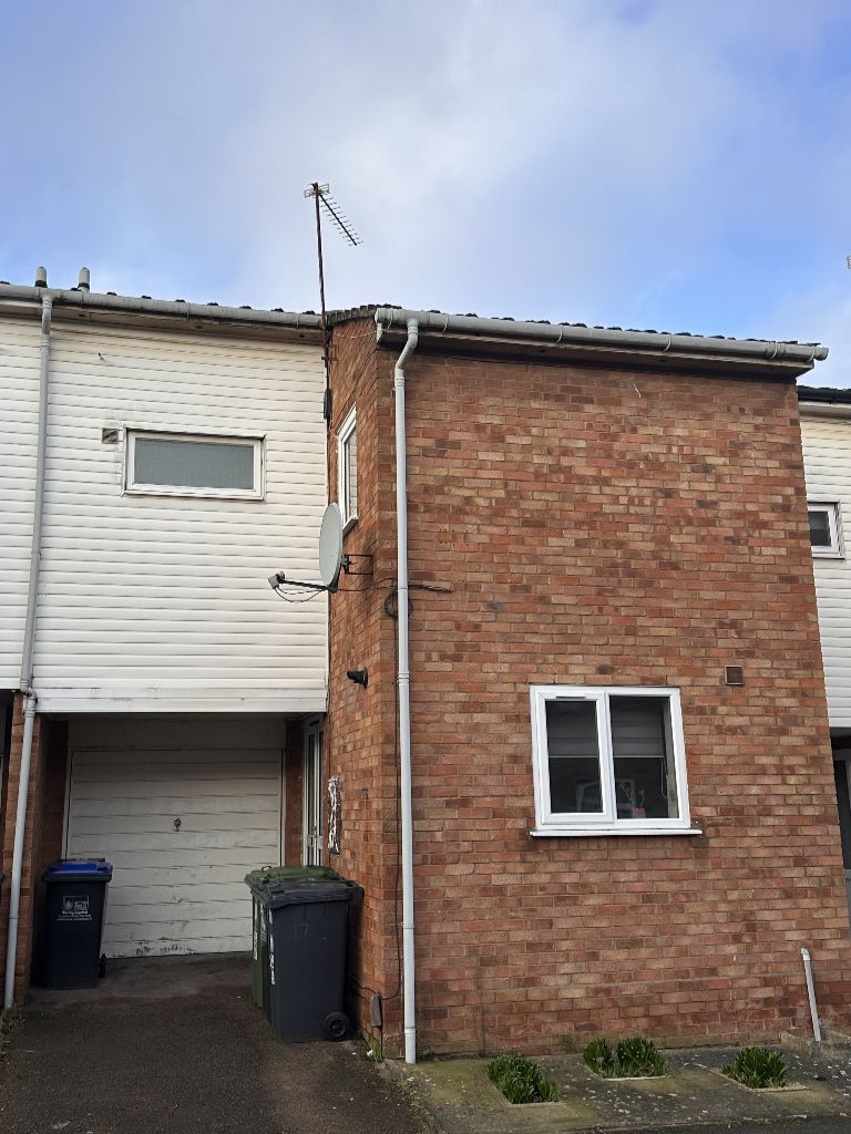 Lambourn Crescent Leamington Spa CV31 1SD